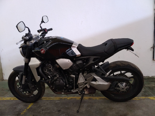 LOTE 071 CB 1000R 2020/2021 