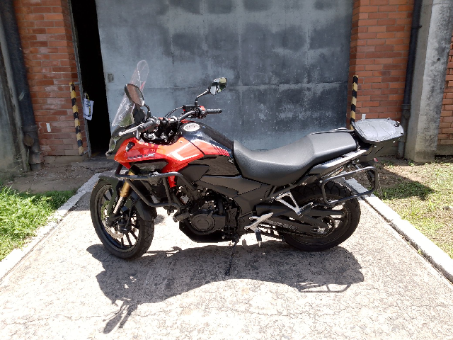 LOTE 075 CB 500X 2023/2024