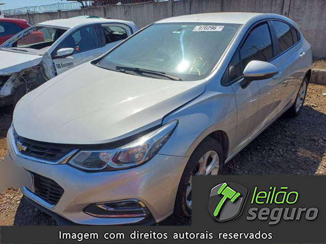 LOTE 048 CHEVROLET CRUZE HATCH 