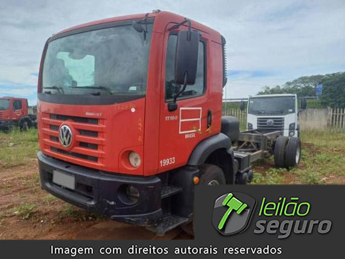 LOTE 013 VOLKSWAGEN CONSTELLATION 